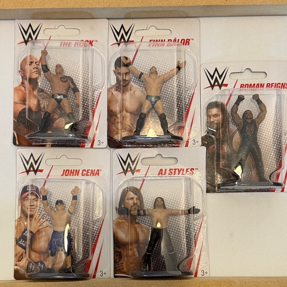 NWT set of 5 Mattel WWE 2.5-inch Micro Wrestling Action Figures